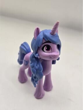 My Little Pony: A New Generation Movie Crystal Adventure Izzy Moonbow